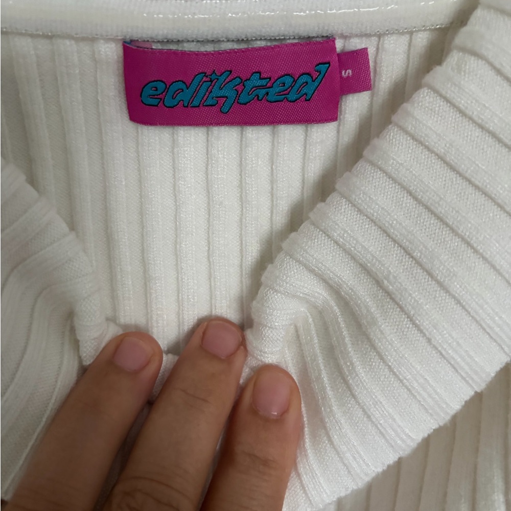 Edikted Off-Shoulder Ribbed Sweater in Cream - Picture 3 of 3